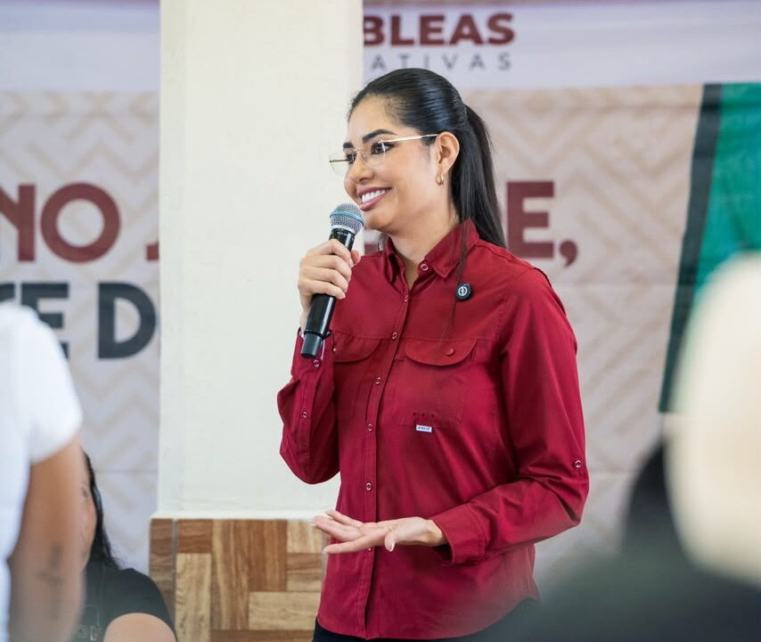 Geraldine Ponce participa en un encuentro con productores de Nayarit