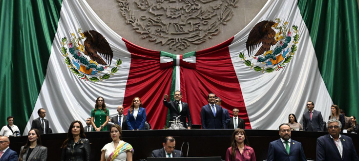 Integrantes de la Mesa Directiva en el pleno de la Cámara de Diputados durante la Sesión Preparatoria