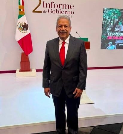 Tereso Medina durante el Segundo Informe de Gobierno en Palacio Nacional